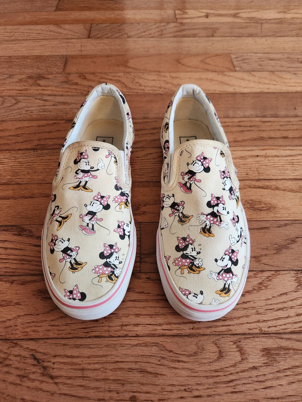 Womens Minnie Mouse VANS Size 7.5